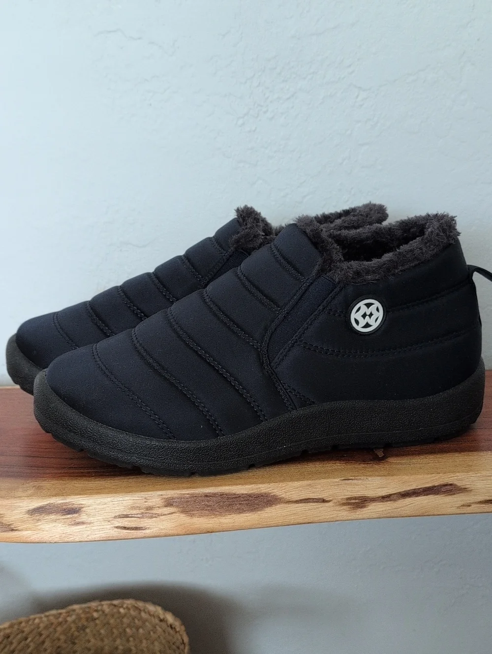 Eagsouni Pull On Snow Boots Size 41 Waterproof